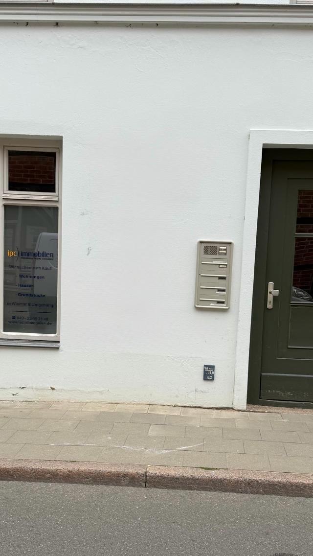 Nachher: gereinigte gestrichene Glattputz-Fassade